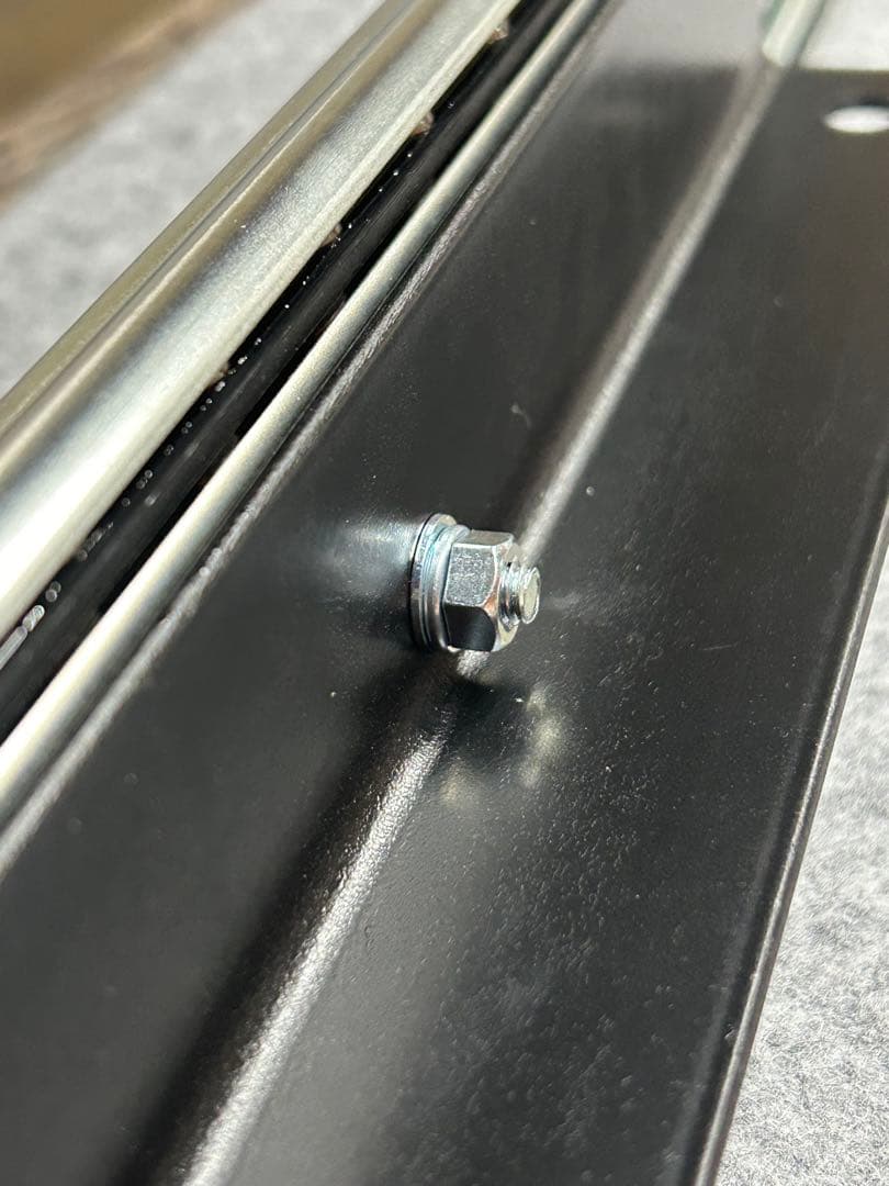 s.w.ハイエーススライドフロア引手ポール棚板フェルト無し