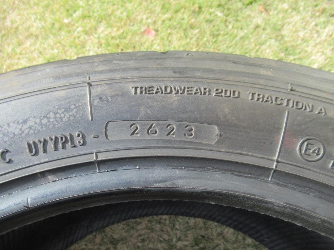 ☆送料無料 2023年製造 室内保管☆A052 255/40 R17インチ☆