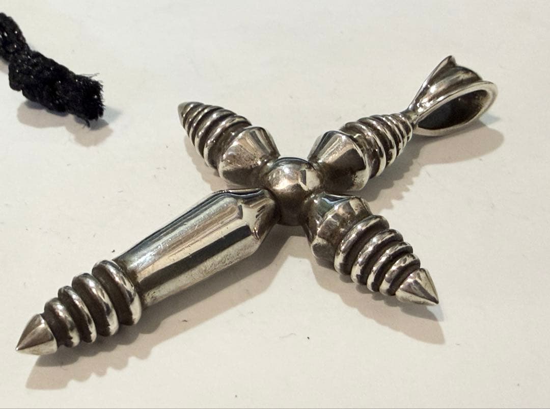 STANLEY GUESS スタンリーゲス ミディアム クロス ペンダント生前