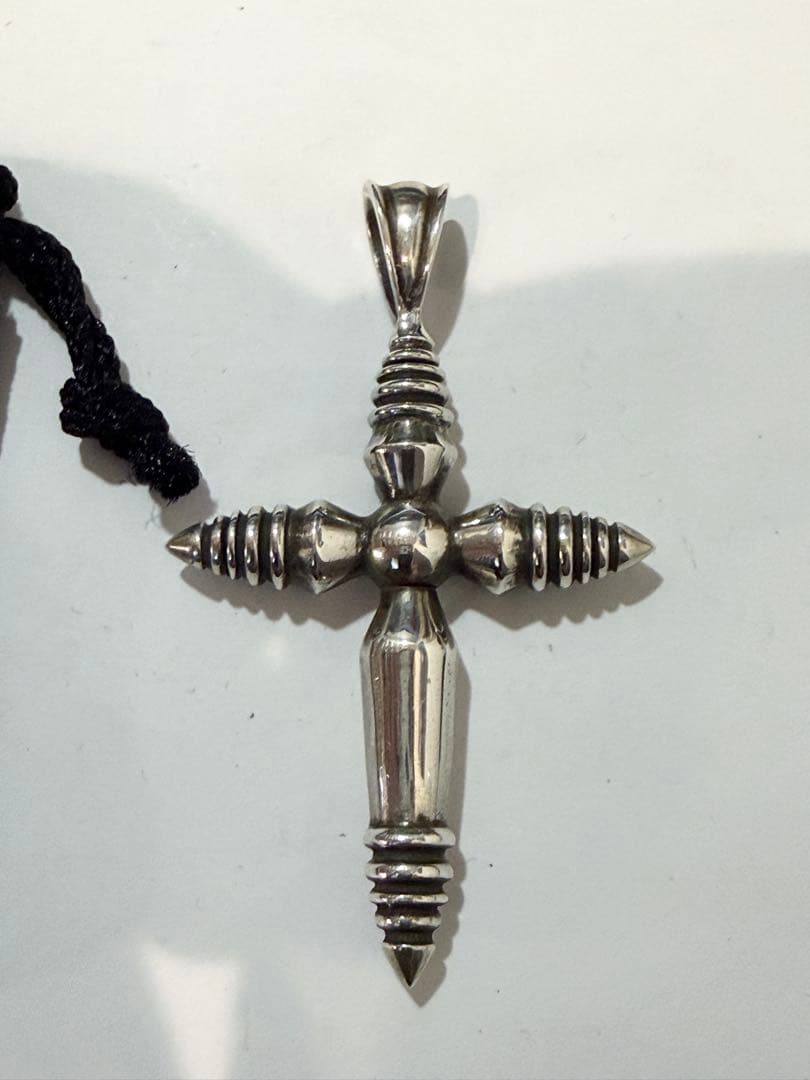 STANLEY GUESS スタンリーゲス ミディアム クロス ペンダント生前