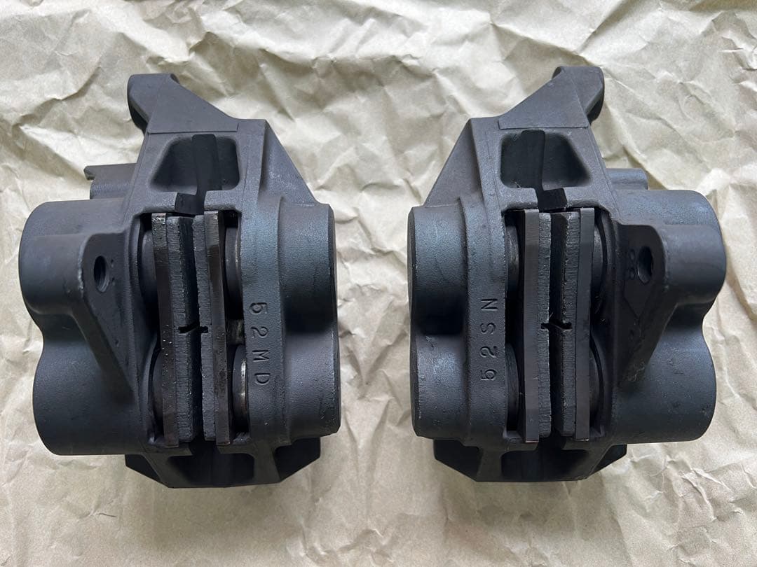 XJR1300 RP03J 純正 MOSフロントブレーキキャリパー スミトモ