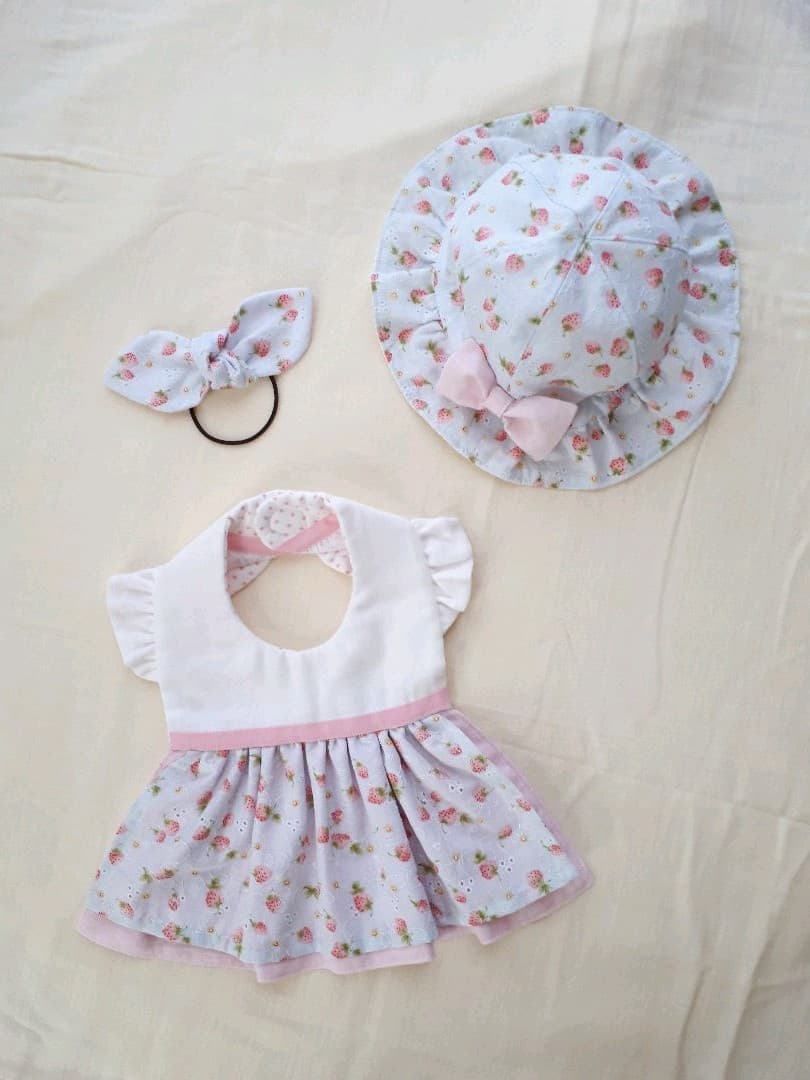 3点【送料無料】いちごのドレスワンピーススタイ&ベビーハット&結びリボンゴム