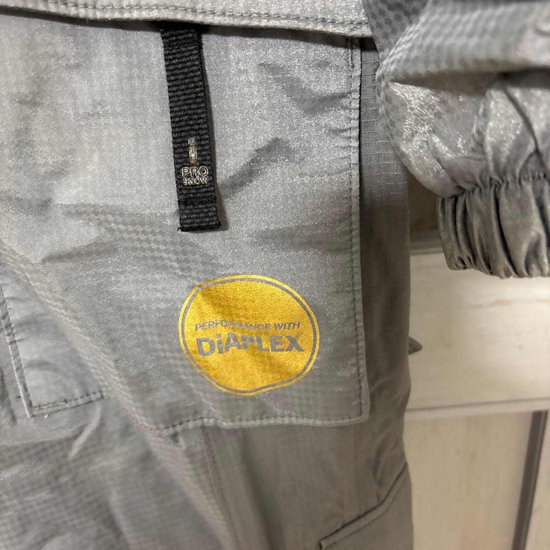 インハビタント　グレー フルボディ スノーボードウェア　サイズM