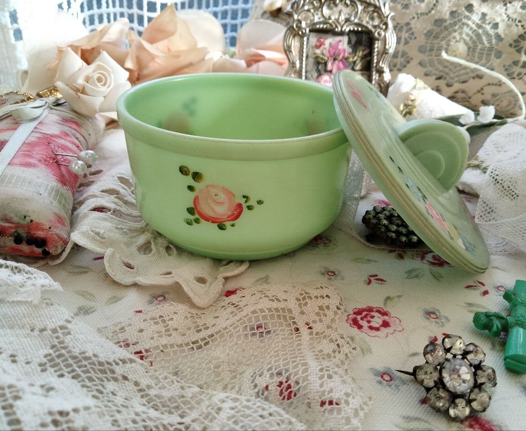 アンティーク★手描き薔薇とリボンのアールデコ ベークライトの小物入れ