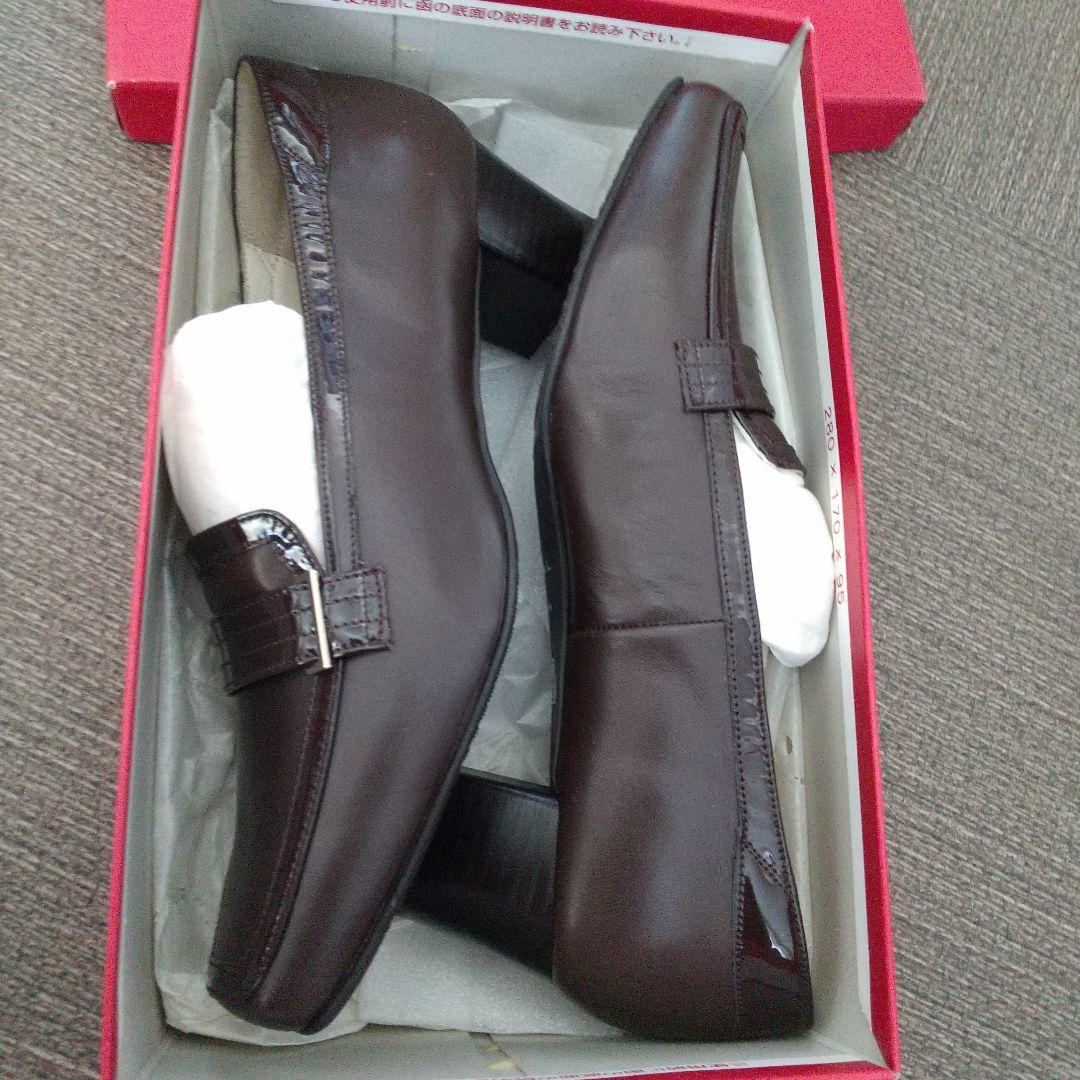 新品　REGAL ダークブラウン ローファー 低ヒール