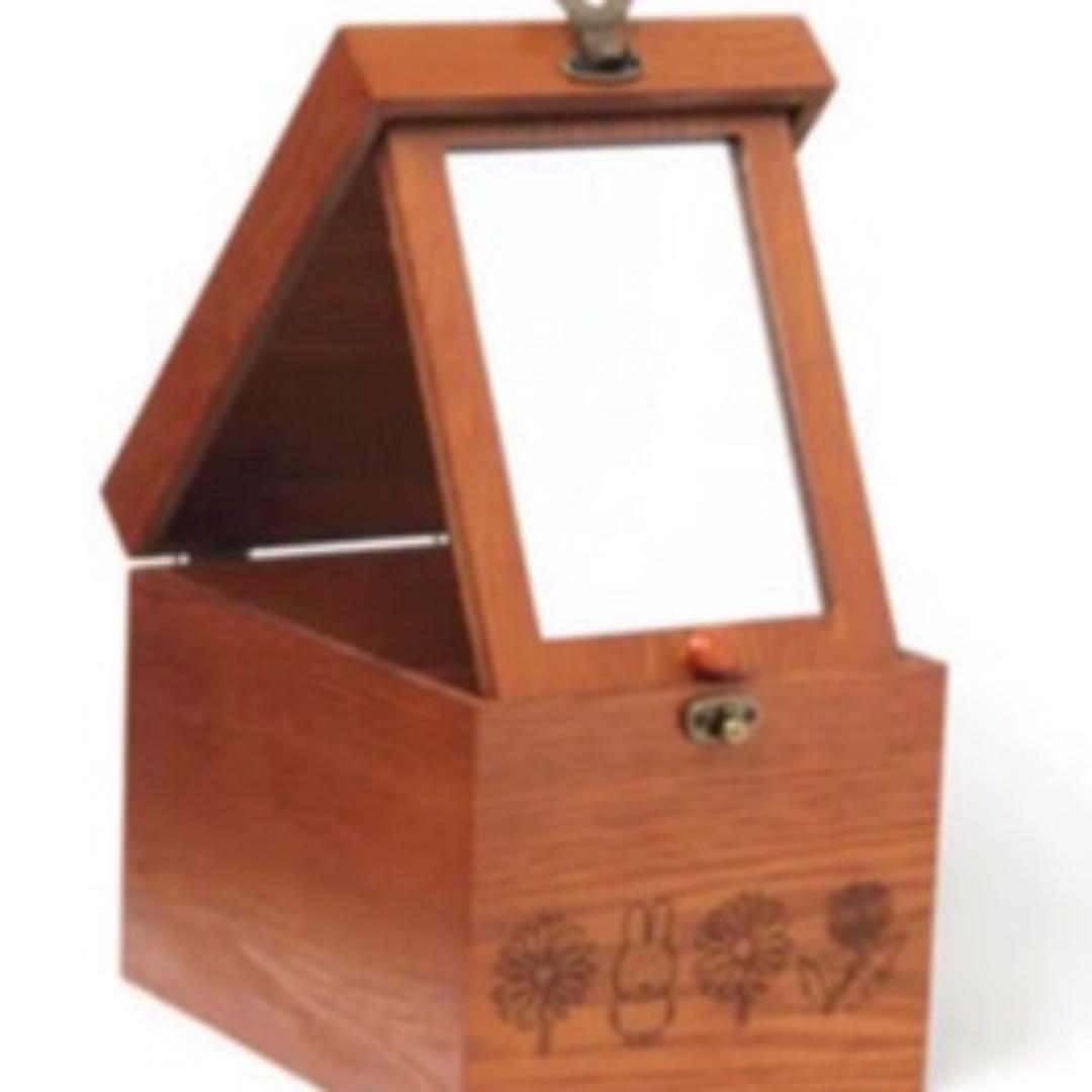 studio clip ミッフィー　コスメボックス