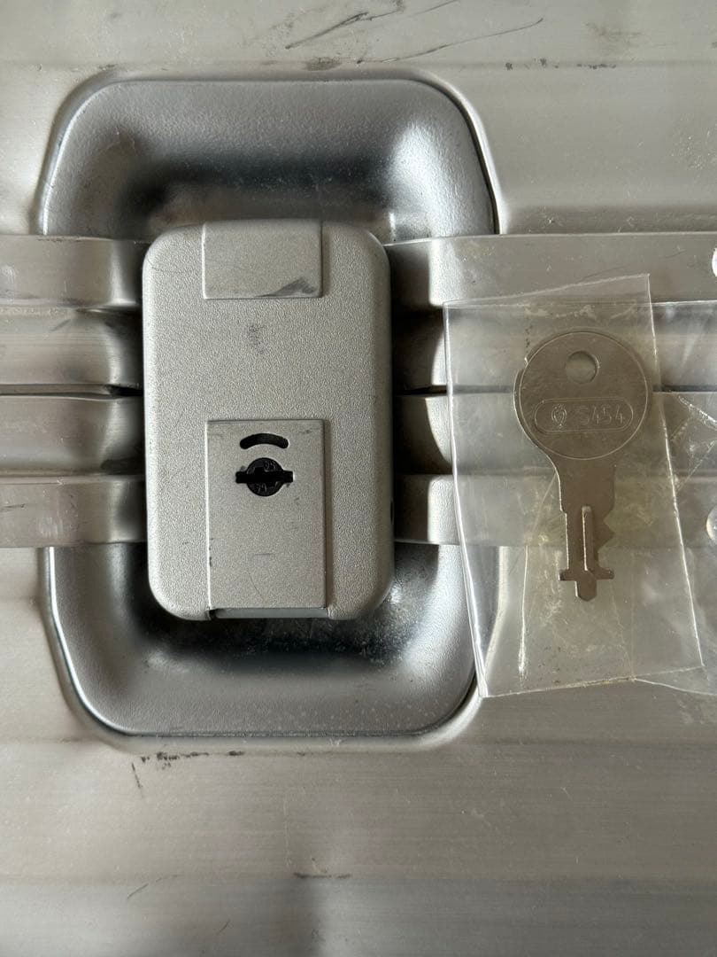 リモワ トパーズ　サイドハンドル　スーツケース