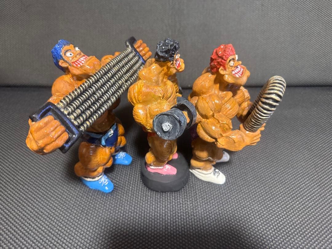 ボディービル　マッチョトリオ筋肉トレフィギュア3体セット　ゴールドジム