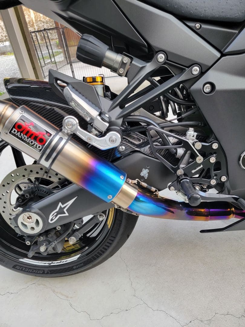 NINJA1000SX Z1000 クレバーウルフ　リアフェンダーカーボン綾織