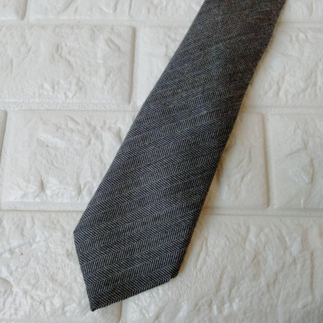 ブルネロクチネリ【美品】ネクタイ　グレー系　ウール/シルク　最高級ネクタイ