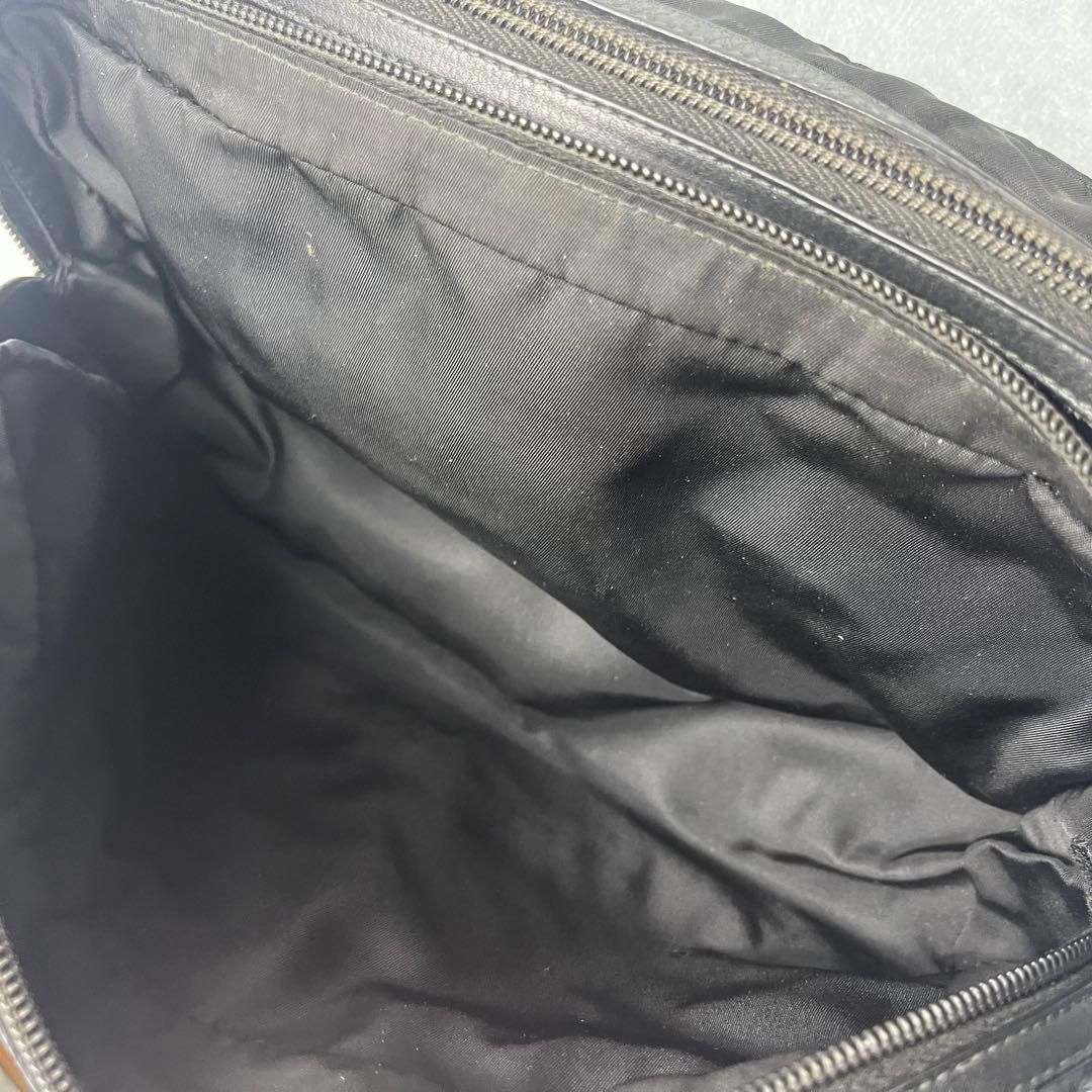 Prada プラダ セカンドバッグ ナイロン 三角ロゴ ブラック 黒 ポーチ