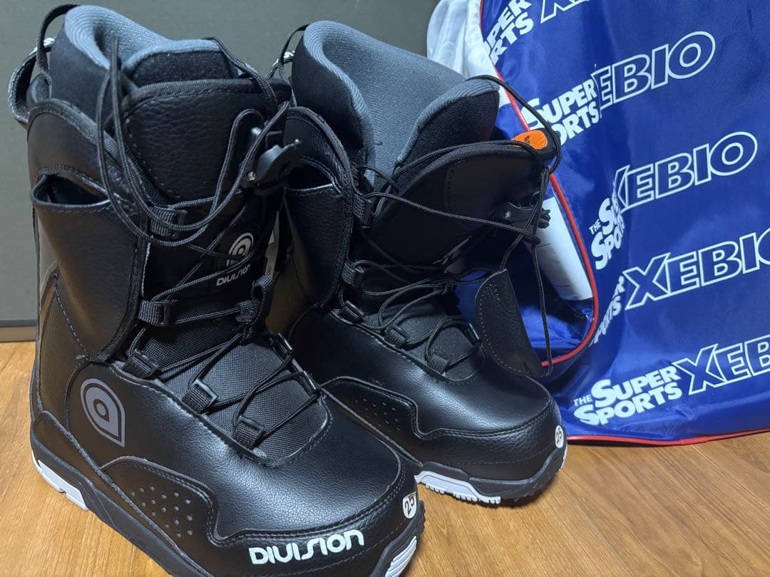 DIUSION ブラック スノーボードブーツ