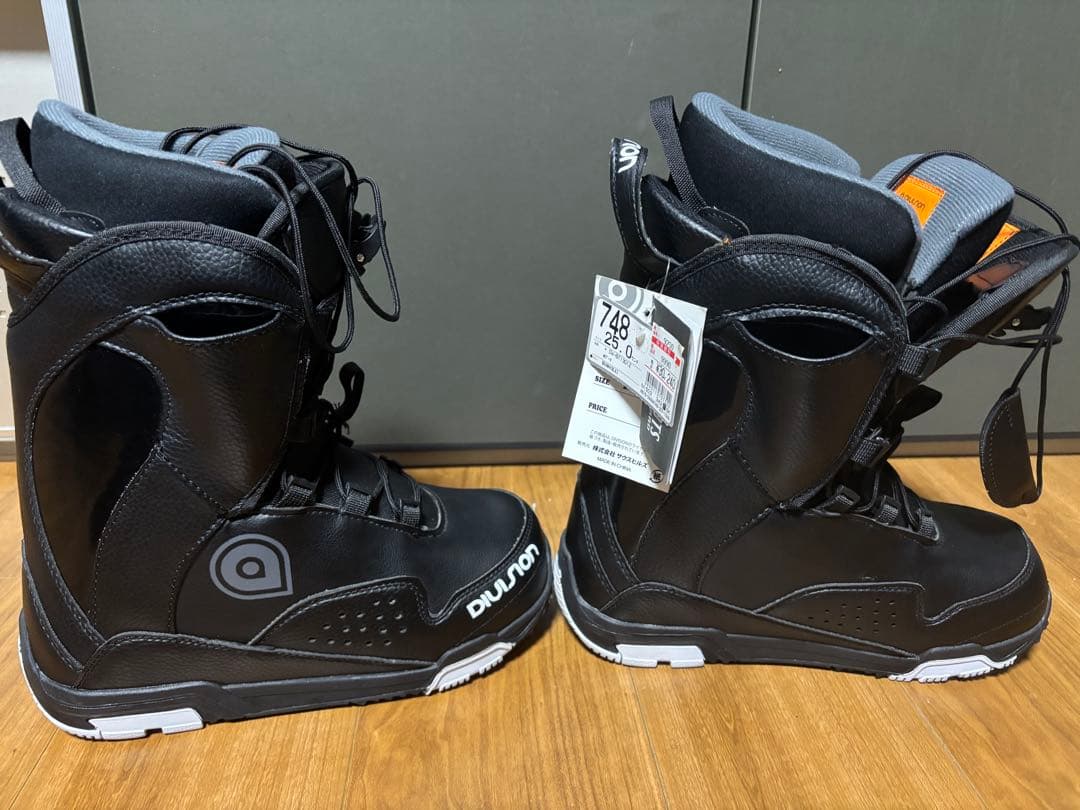 DIUSION ブラック スノーボードブーツ