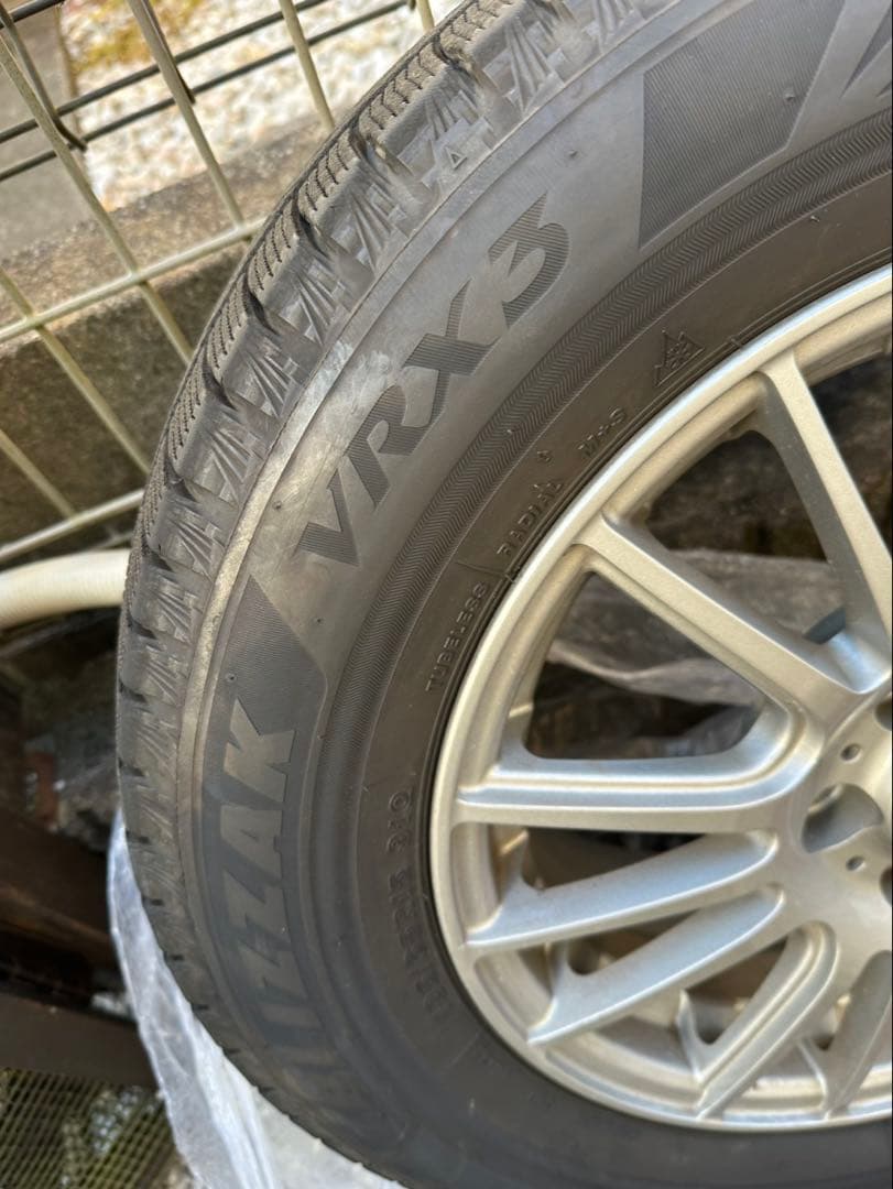 ブリヂストン　VRX3 15インチ スタッドレスタイヤ 4本セット