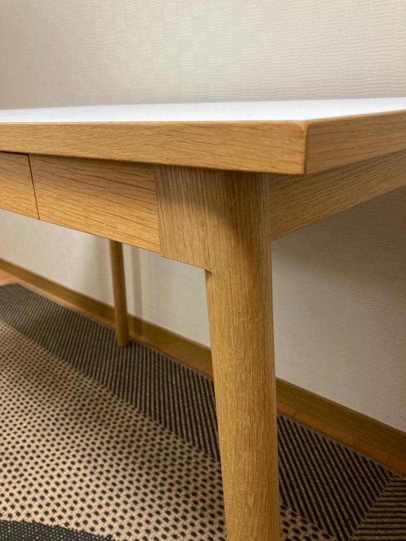 IDEE STILT TABLE 1000 White イデースティルトテーブル