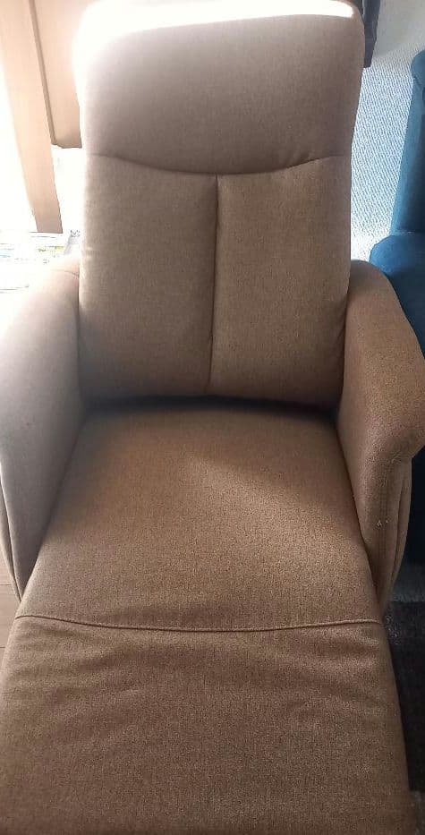 送料込　ニトリ　 電動リクライニングチェア　コンフェBR(１人掛け用) 中古美品