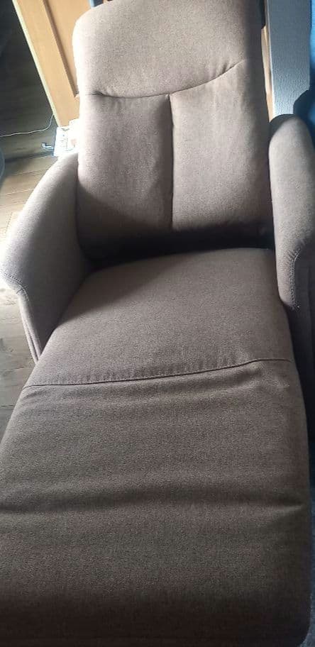 送料込　ニトリ　 電動リクライニングチェア　コンフェBR(１人掛け用) 中古美品