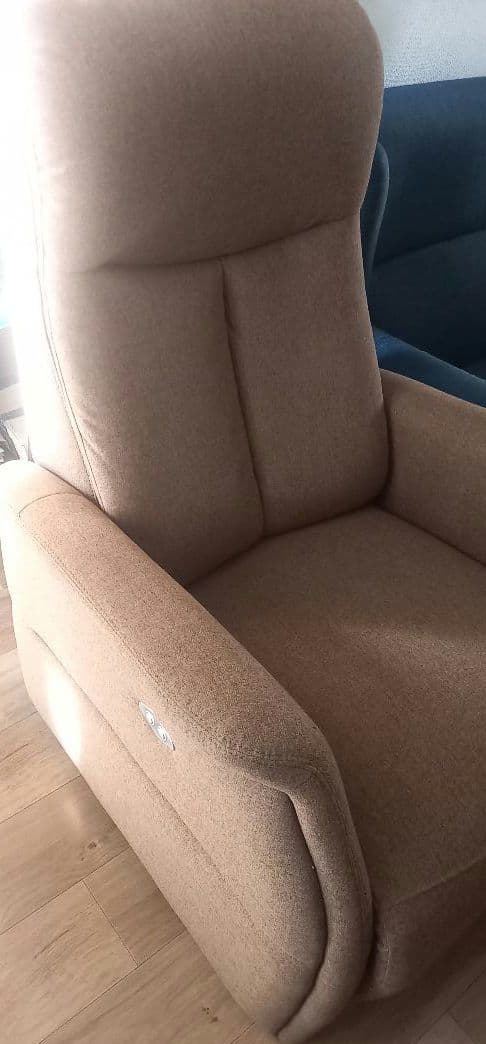 送料込　ニトリ　 電動リクライニングチェア　コンフェBR(１人掛け用) 中古美品