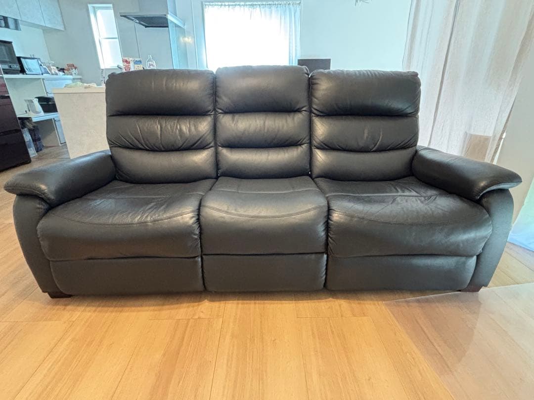 リクライニング3人掛けソファ 黒 レザー カップホルダー付き