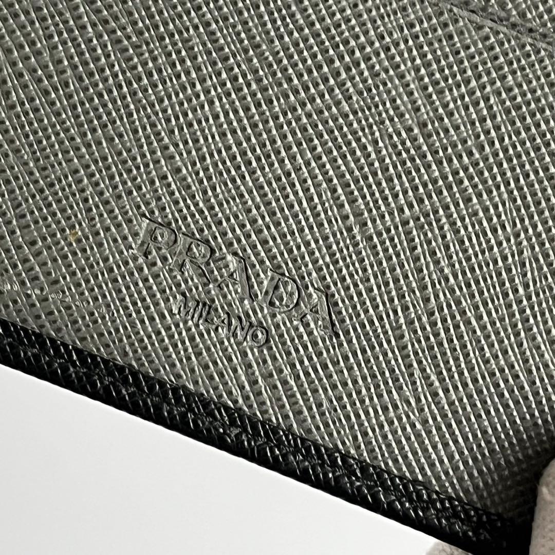 ✨極美品✨　PRADA マネークリップ　サフィアーノ　レザー　黒　ICタグ