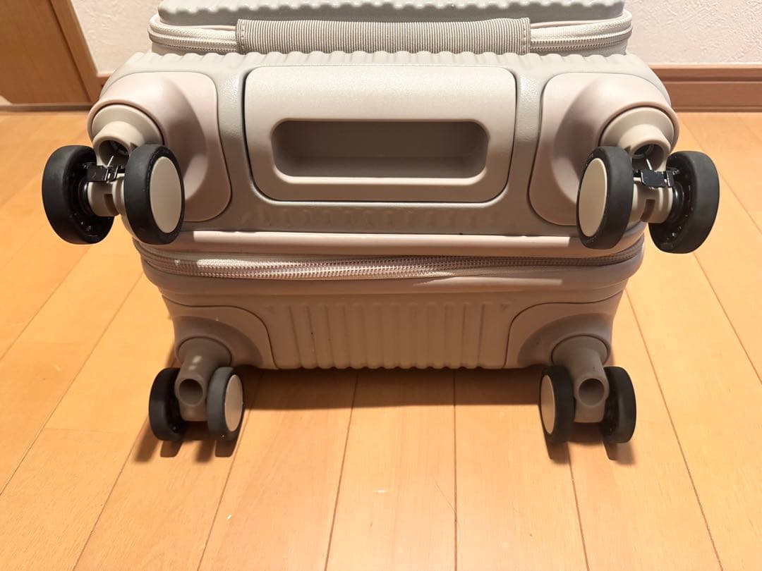 イノベータ　Innovator スーツケース　キャリーケース　カフェラテ　38L