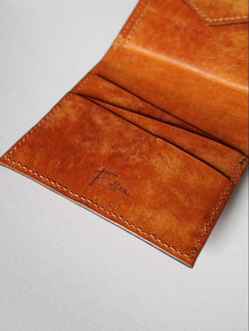 Erllen. 二つ折り財布　イタリアンレザー　マルゴー　茶色　ハンドメイド
