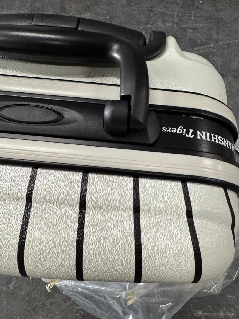 ②阪神タイガース　 キャリーケース 中型