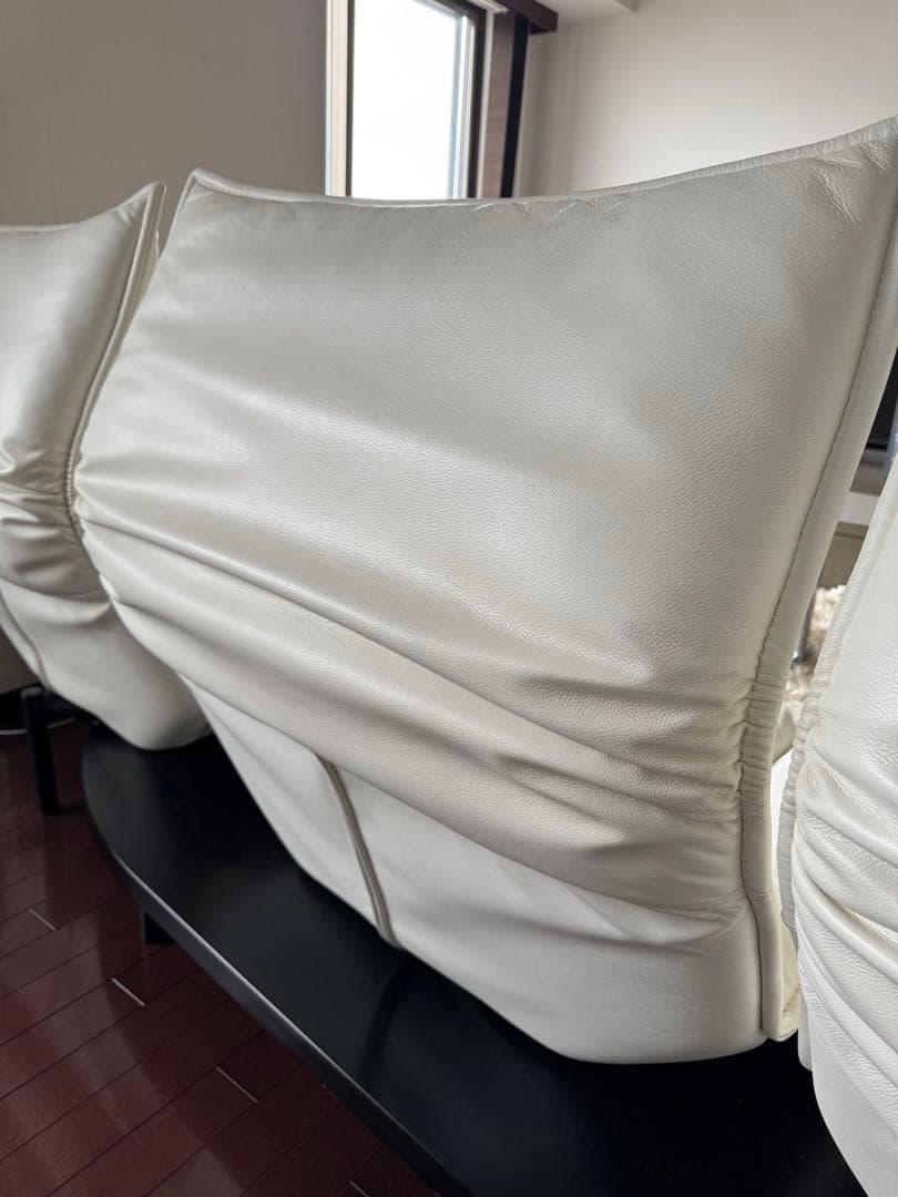 美品 カッシーナ　ヴェランダ　3人掛けソファ白総本革仕様　定価180万円以上