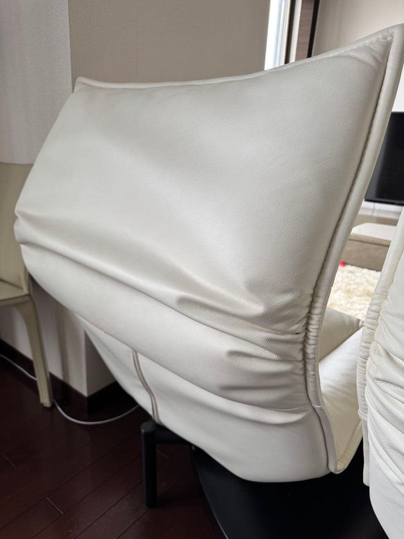 美品 カッシーナ　ヴェランダ　3人掛けソファ白総本革仕様　定価180万円以上