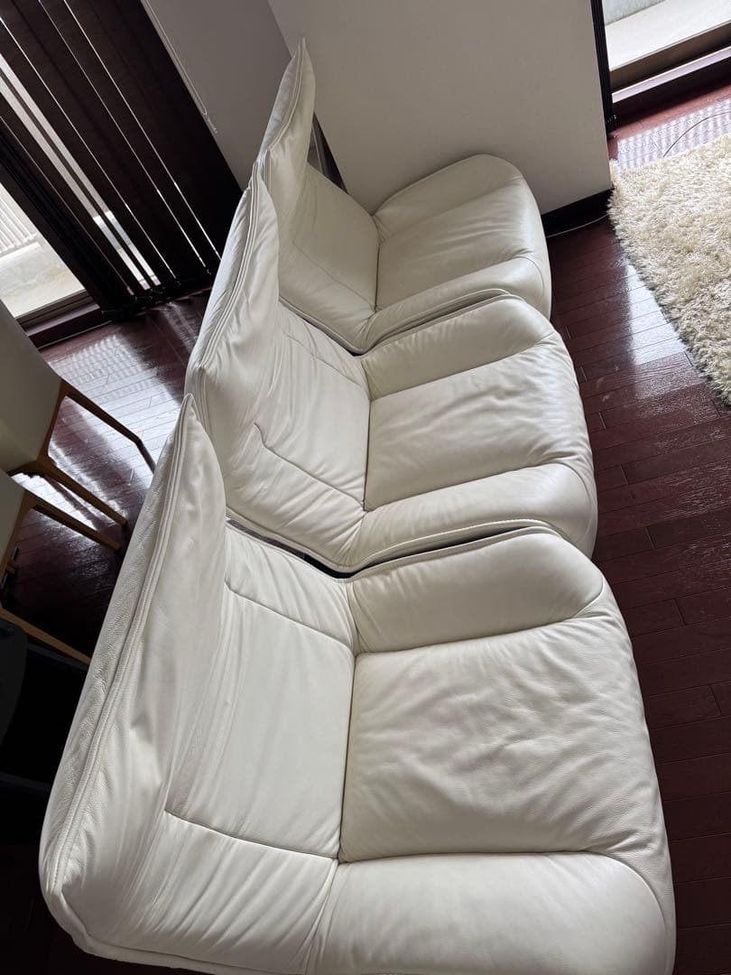 美品 カッシーナ　ヴェランダ　3人掛けソファ白総本革仕様　定価180万円以上