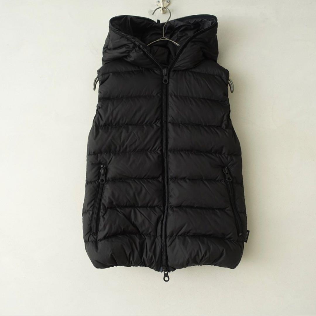 【美品/定価6.1万】 DUVETICA ブラックダウンベスト