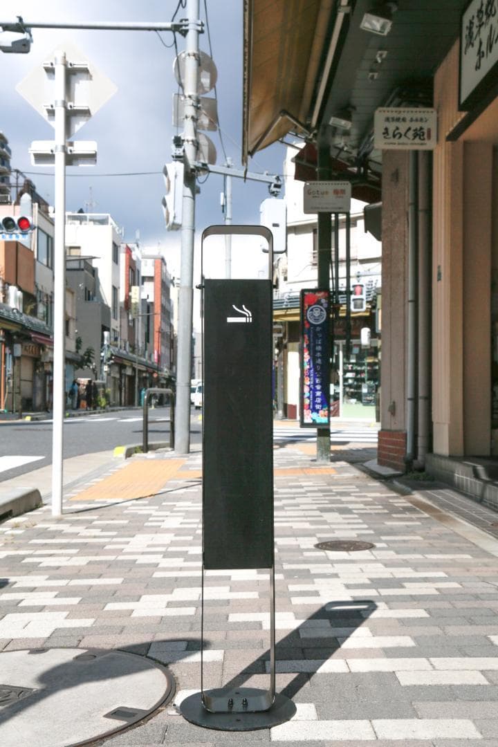 【新品】オシャレ！ スタンド 灰皿 角型 (黒)　名入れ(LOGO)可