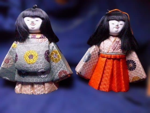 貴重な国指定無形文化財の人形師　銀座　原米洲の稚児雛です。