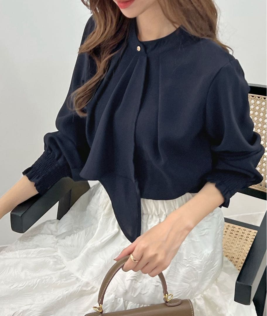 （最終値下げ）ベージュスーツ上下とネイビーブラウスセット