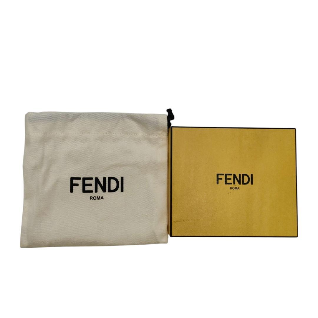 フェンディ　三つ折り財布　セレリアウォレット　ブラック　ブラウン