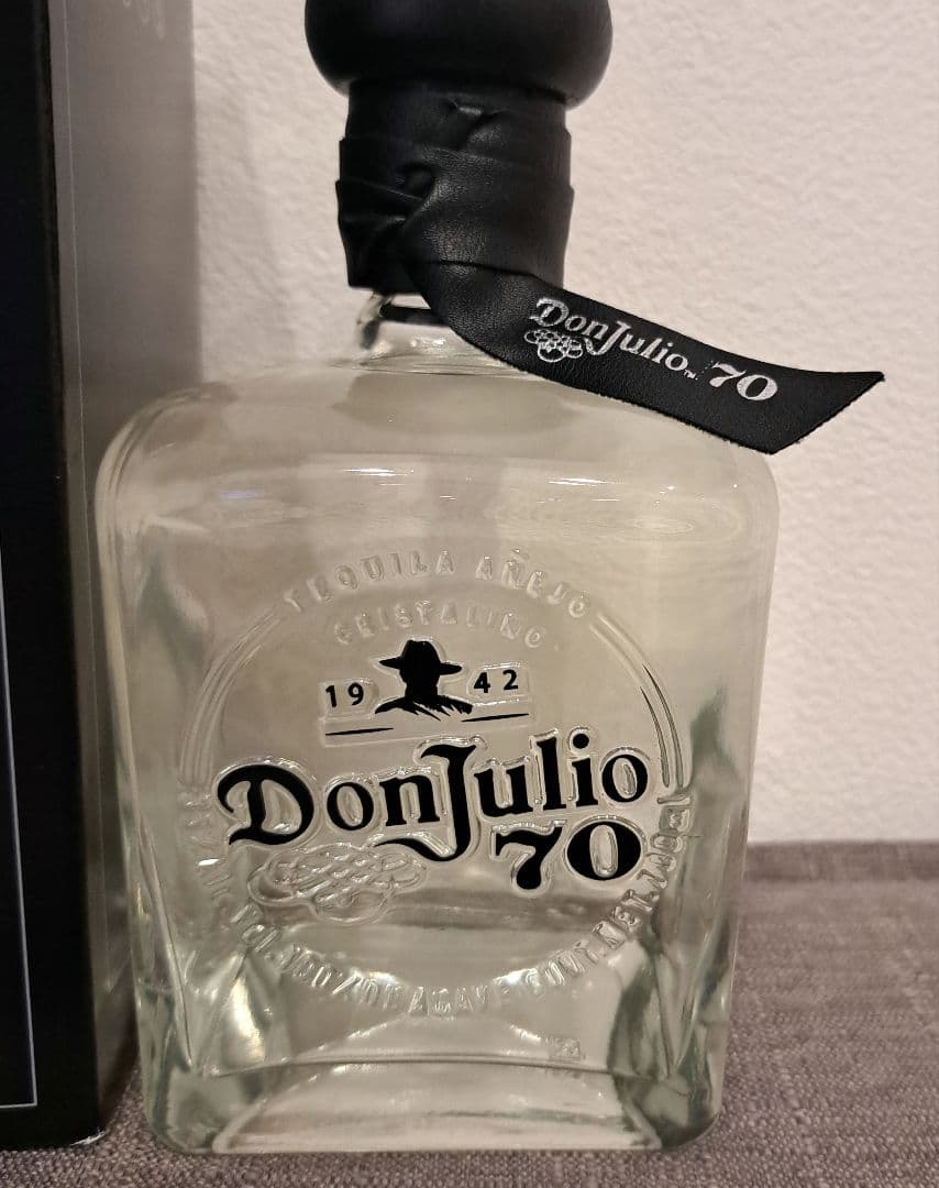 ドンフリオ　メキシコ　テキーラ　DonJulio 70　700ml