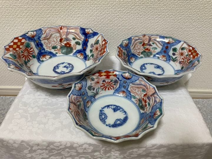 古伊万里？色絵組鉢 金彩