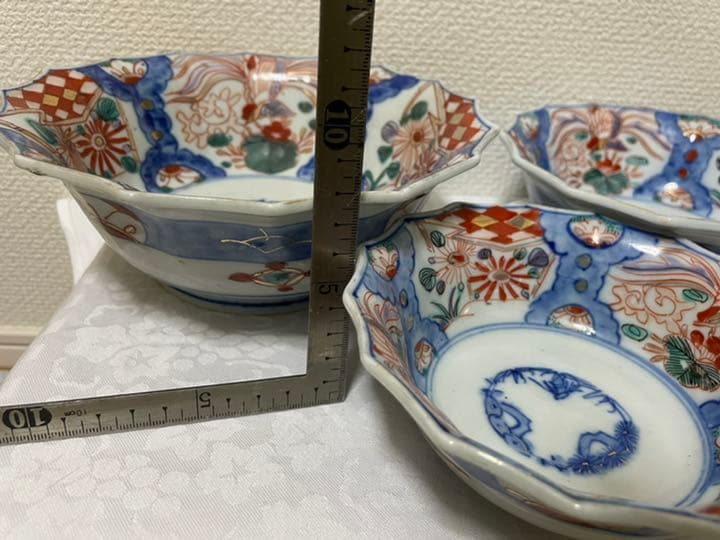 古伊万里？色絵組鉢 金彩