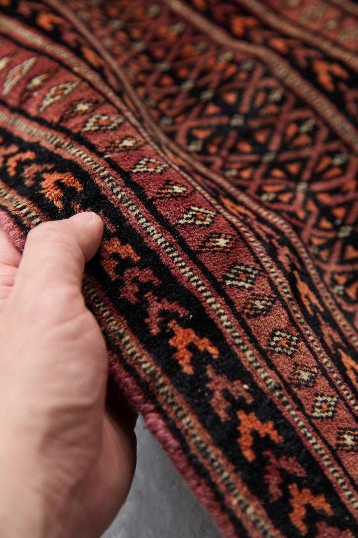 ヴィンテージラグ　トライバルラグ　ラホール産(189×125cm) 赤　茶　黒