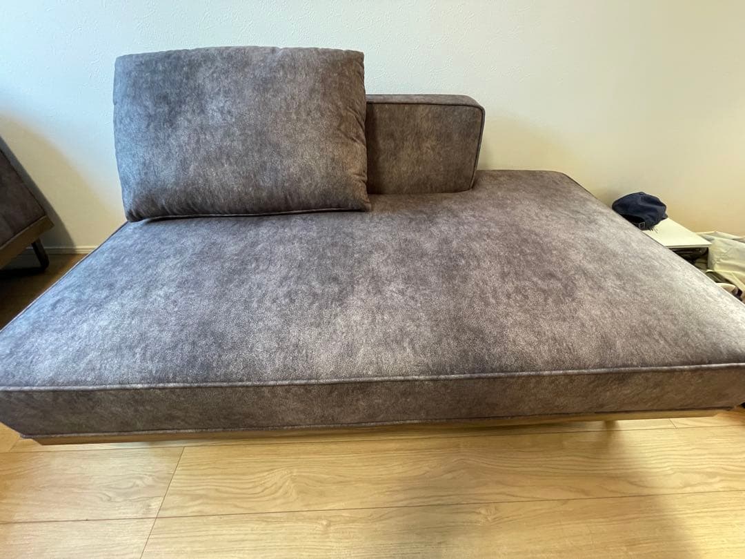 【新品未使用】ブラウンファブリックローソファ 2人掛け