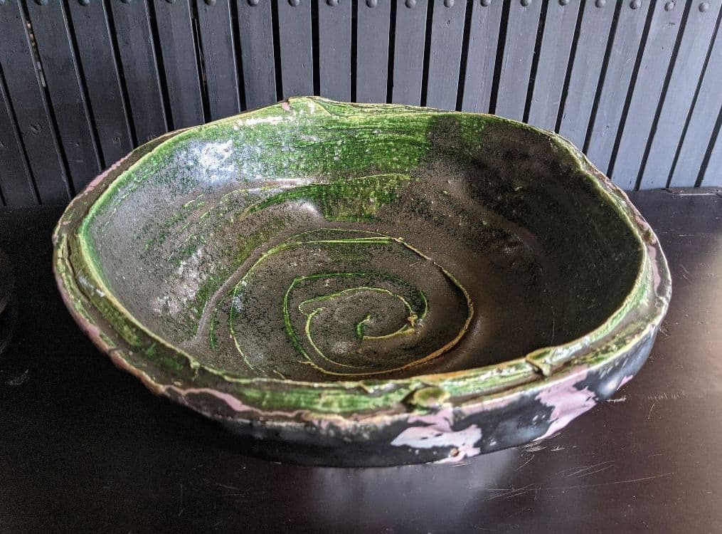 緑の力強い 鉢 花器 にもなりますˊᵕˋ 焼き物