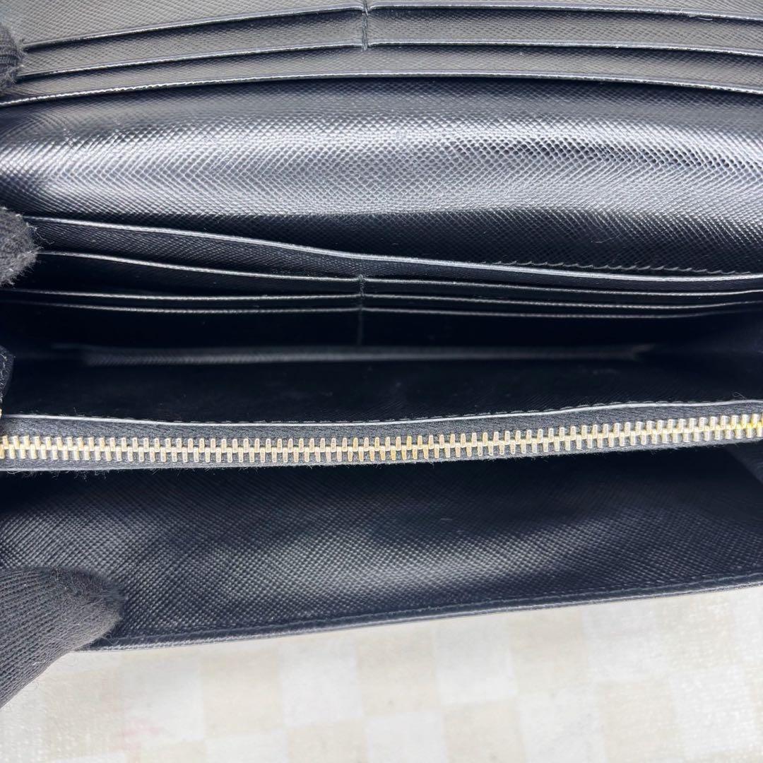 極美品　PRADA プラダ　長財布　二つ折り　M86
