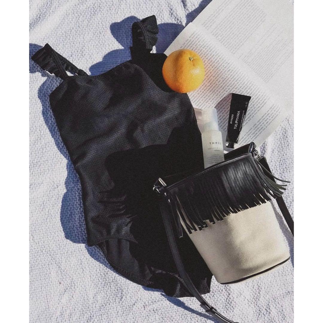 ピンキーMonamour モナム Back open bathing