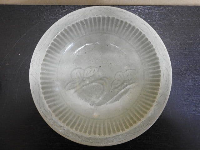 七官青磁三足鉢　　保存箱　MA１４４