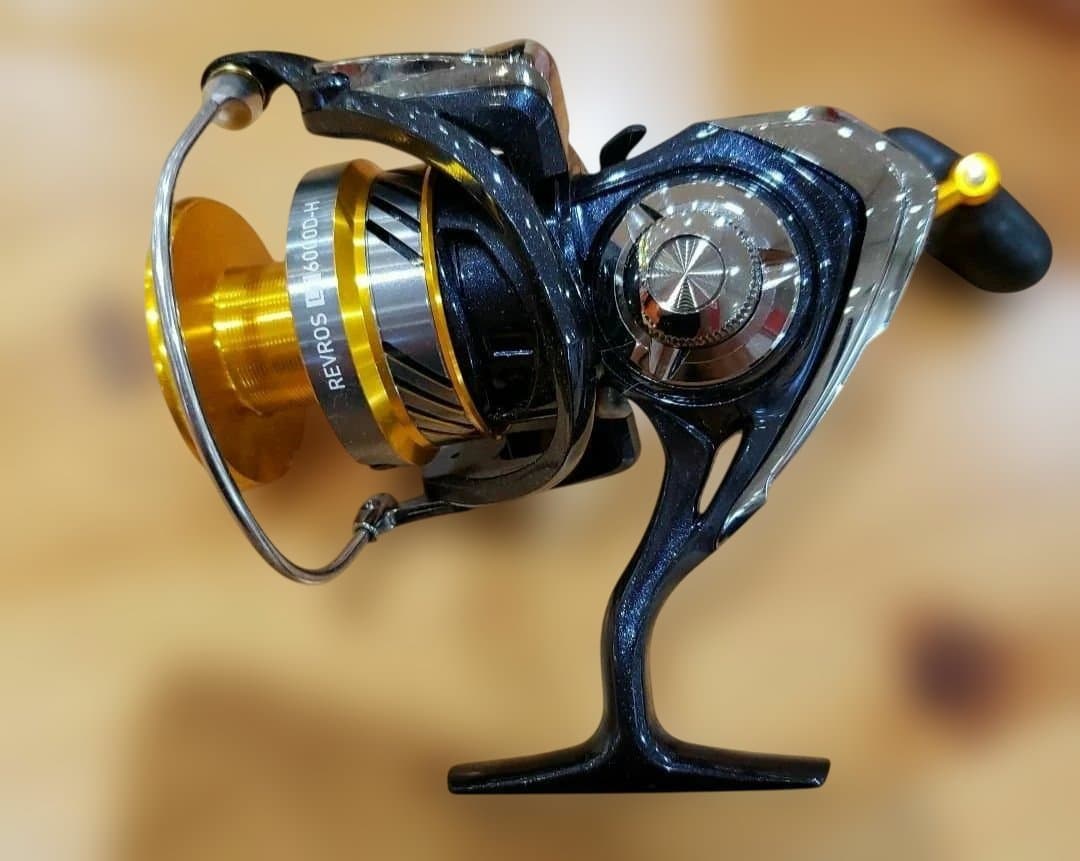 新品未使用　Daiwa REVROS LT 6000D-H スピニングリール