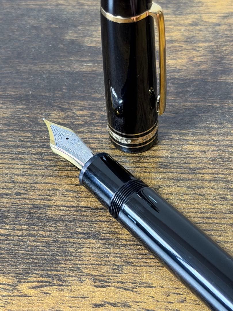 未使用に近い　149 西ドイツ製　18K ヘミングウェイ　バイカラー　万年筆　F