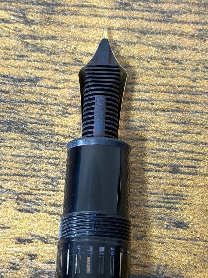 未使用に近い　149 西ドイツ製　18K ヘミングウェイ　バイカラー　万年筆　F