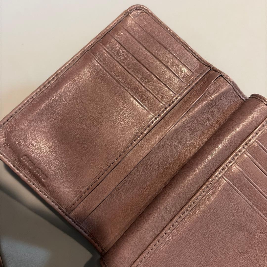 M*u様 オークションミュウミュウ 折り財布 マテラッセ レザー グレージュ