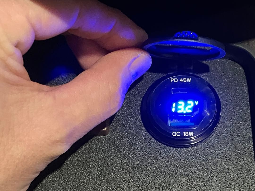 volgページ② 200系 ハイエース ワイド コンソール