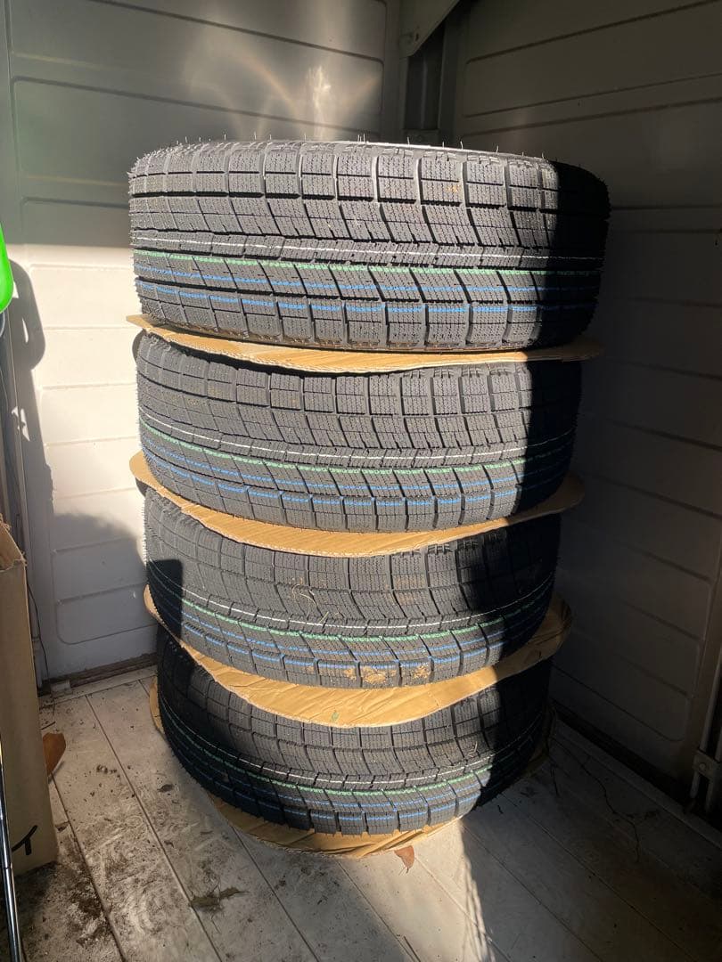 スタッドレスタイヤ 205/45R17 4本セット